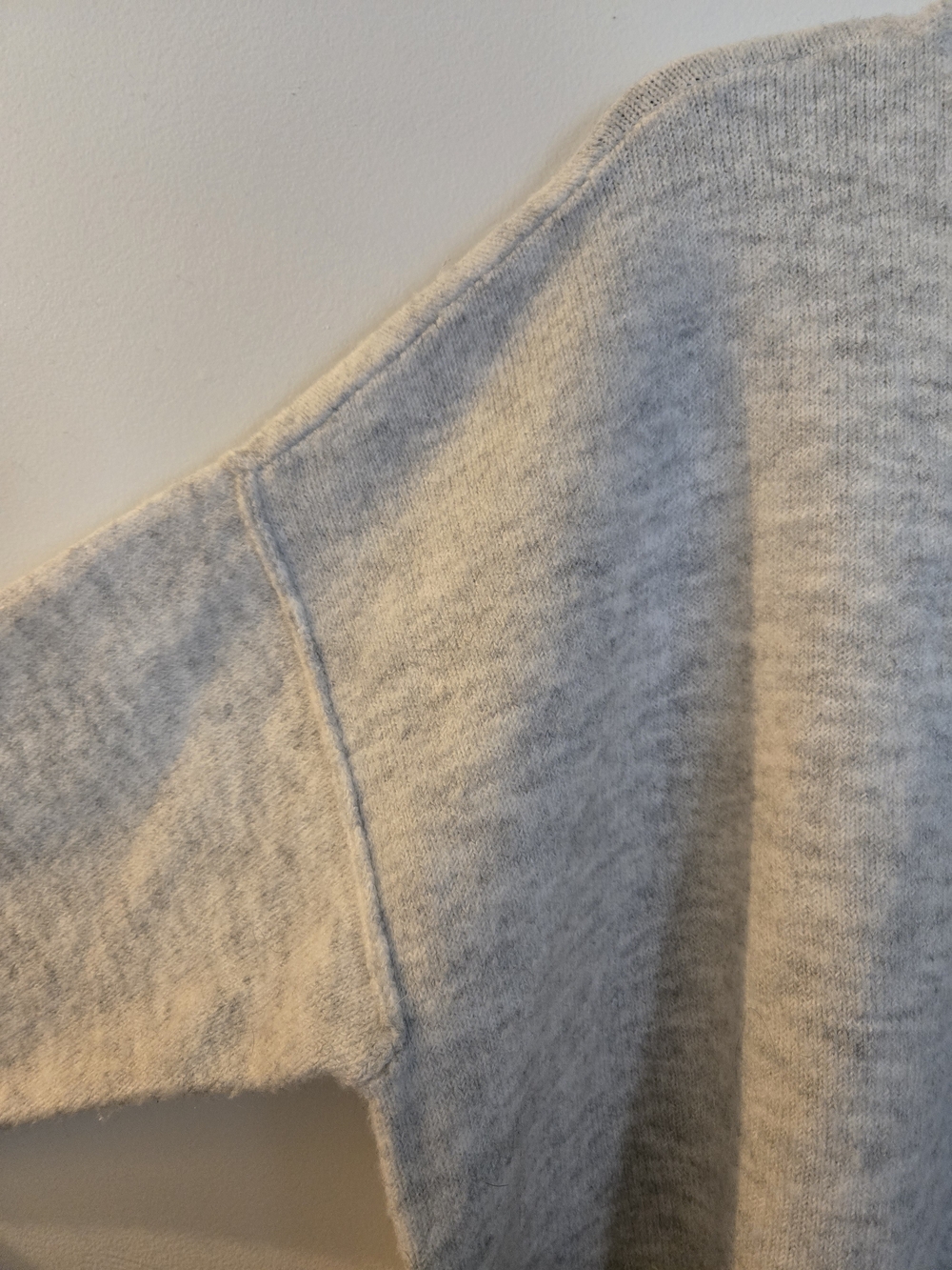 Vince Camuto Light Grey Center Seam Crewneck Sweater M - Picture 7 of 7